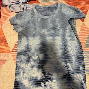 Blue tie-dye Lululemon Swiftly tech